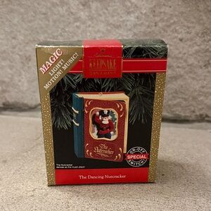 VINTAGE 1992 HALLMARK DANCING NUTCRACKER MAGIC LIGHT MAGIC MOTION MUSIC ORNAMENT